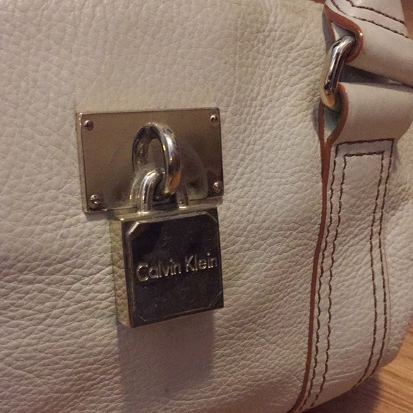 Calvin Klein cream purse - Picture 2 of 3